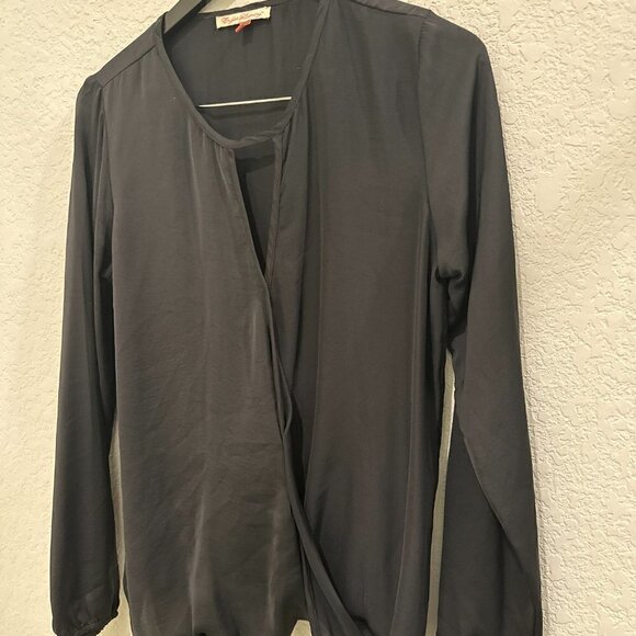 English Laundry Women's Black Long Sleeve Wrap Style Front Top Size Medium - Picture 2 of 8